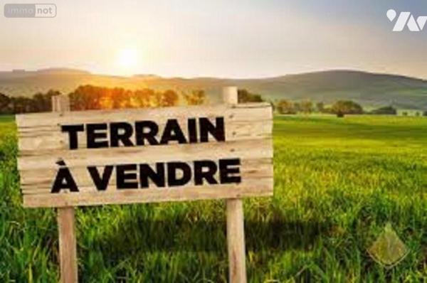 Terrain à bâtir, idéal petit collectifs de 2 à 4 logements.