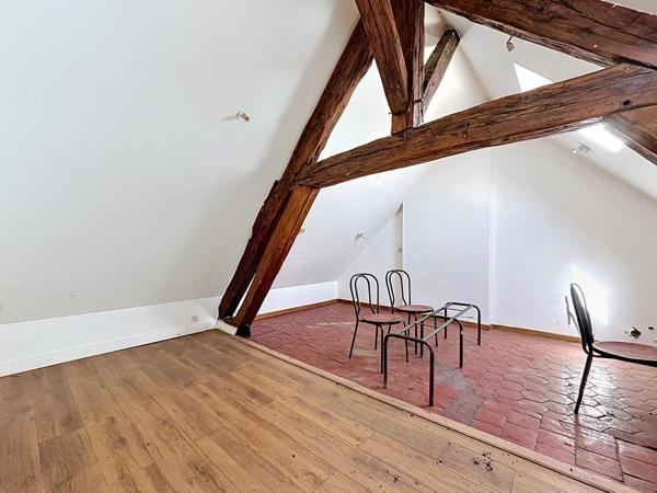 IMMEUBLE DE RAPPORT de 221 m²