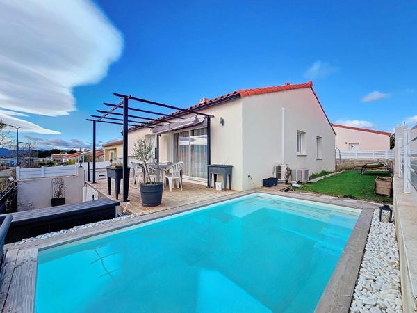 Superbe villa de plain pied avec piscine et garage