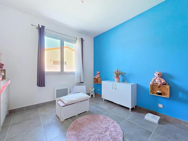 Superbe villa de plain pied avec piscine et garage