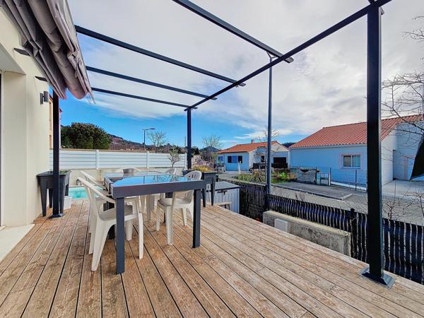 Superbe villa de plain pied avec piscine et garage