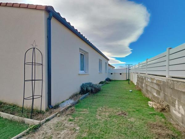 Superbe villa de plain pied avec piscine et garage