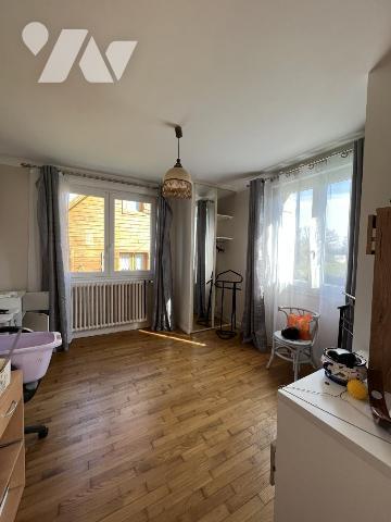 MAISON - PLEUVEN
