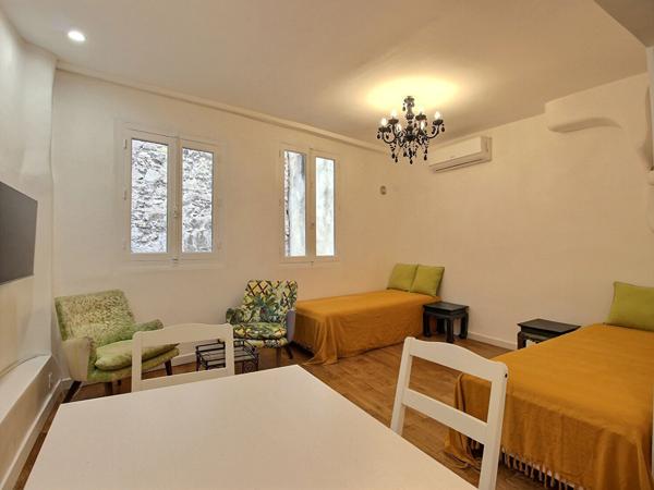 Superbe Appartement T2 en DUPLEX totalement rénové à Deux pas du Palais des Papes