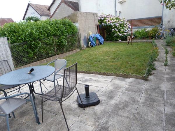 Location                                                      Maison
                        
                     2 pièces                                         à Vierzon
