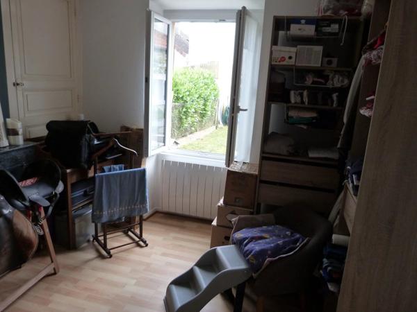 Location                                                      Maison
                        
                     2 pièces                                         à Vierzon