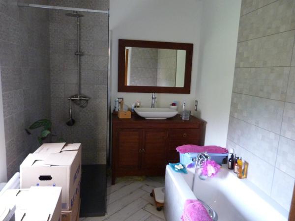 Location                                                      Maison
                        
                     2 pièces                                         à Vierzon