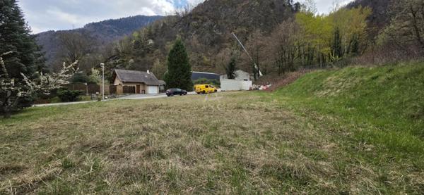 Terrain constructible à Saint-Paul-sur-Isère (73730)– 597 m²