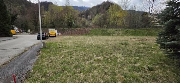 Terrain constructible à Saint-Paul-sur-Isère (73730)– 597 m²