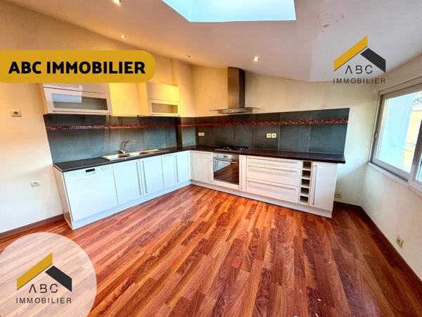 Orange (84100) Maison de ville atypique - Centre ville d'orange