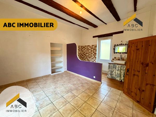 Orange (84100) Maison de ville atypique - Centre ville d'orange