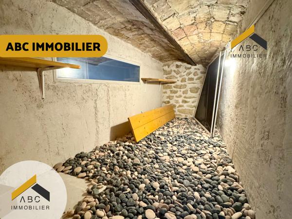 Orange (84100) Maison de ville atypique - Centre ville d'orange