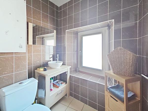 EXCLUSIVITE Maison comprenant deux appartements  centre saint maurice de Lignon avec Garage