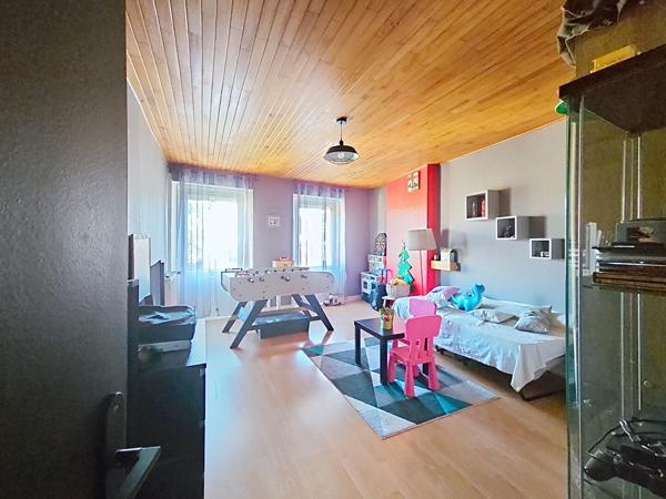 EXCLUSIVITE Maison comprenant deux appartements  centre saint maurice de Lignon avec Garage