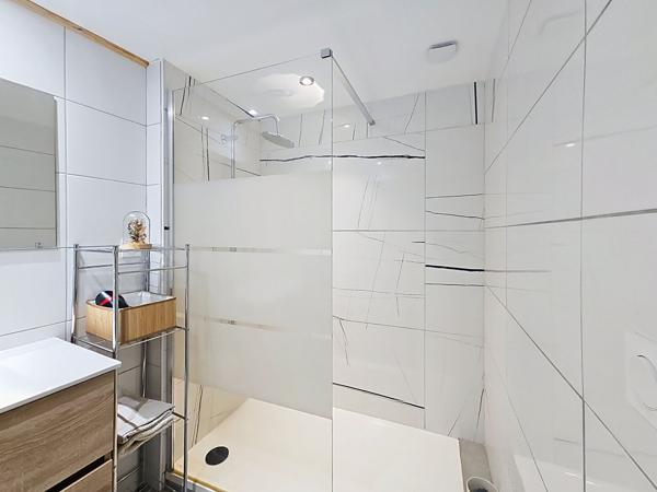 EXCLUSIVITE Maison comprenant deux appartements  centre saint maurice de Lignon avec Garage