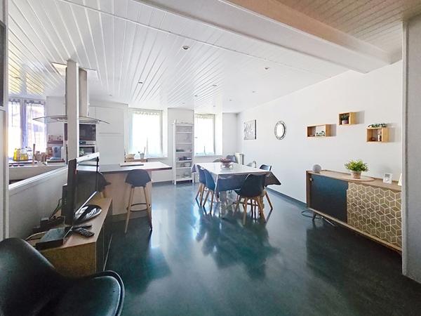 EXCLUSIVITE Maison comprenant deux appartements  centre saint maurice de Lignon avec Garage