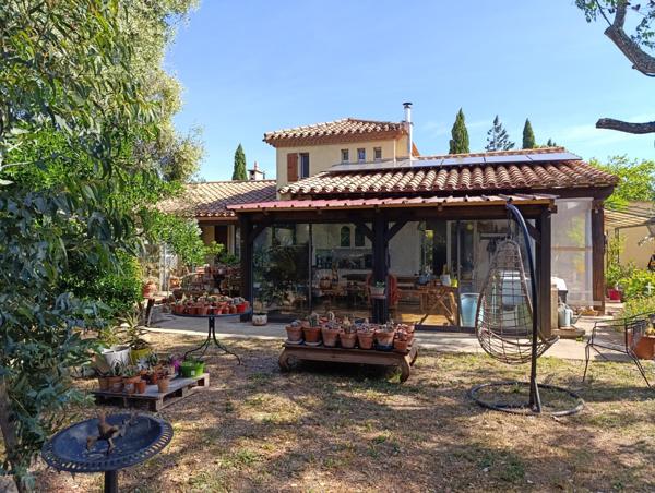 Villa avec dépendance