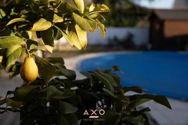 PUIMOISSON - MAISON DE VILLE - RÉNOVÉE - T8 - DEUX APPARTEMENTS - 168 m² - PISCINE - TERRAIN 1 260 m² -CONSTRUCTIBLE - TERRASSES - GARAGE - 355 000 