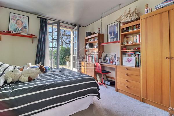 Maison familiale de 8 pièces avec piscine à Saint Leu La Forêt -