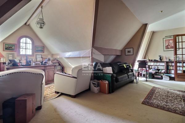 Maison familiale de 8 pièces avec piscine à Saint Leu La Forêt -