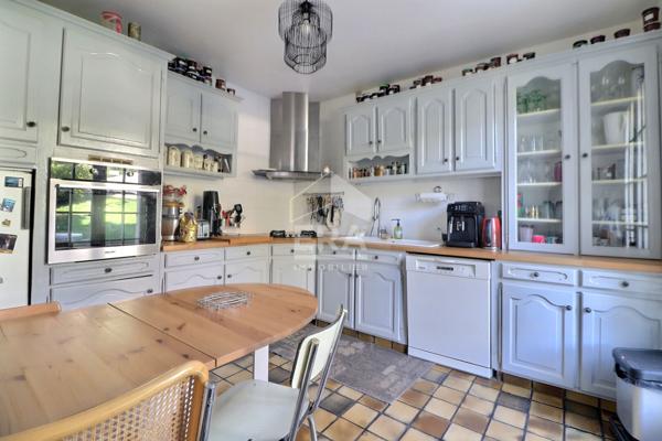 Maison familiale de 8 pièces avec piscine à Saint Leu La Forêt -