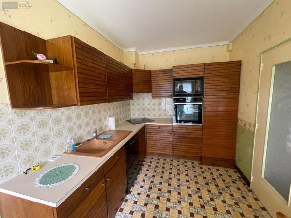 Maison à vendre à Courdemanche dans la Sarthe (72150), ref : 13816/1163   
Maison de santé