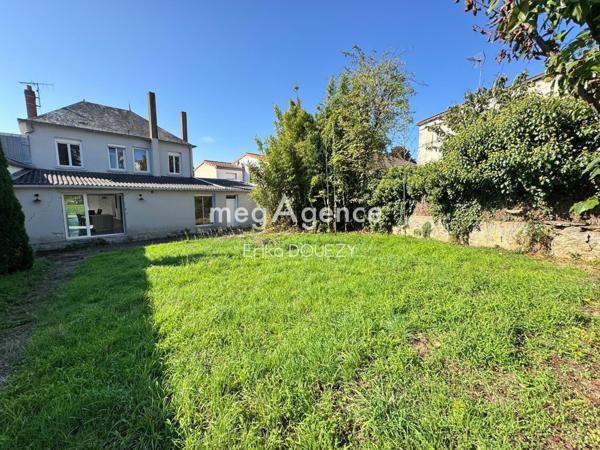 Maison à MAULEVRIER, 49360 - 8 pièces 166m²