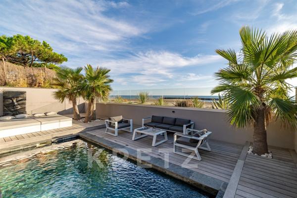 Exceptionnelle villa d'architecte en première ligne face à la mer