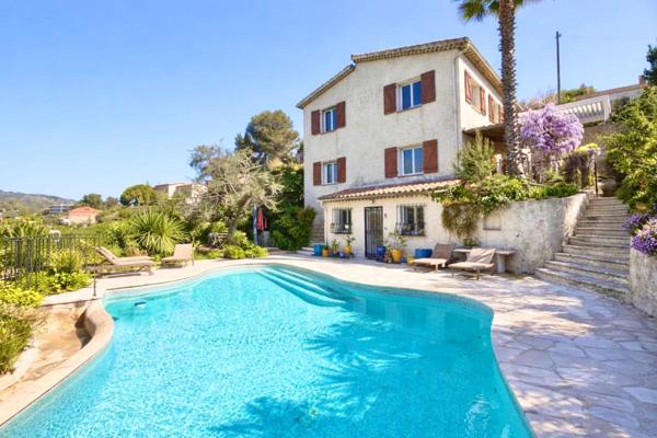 Villa rénovée Nice St Pancrace 7 pièces 216 m2 avec piscine