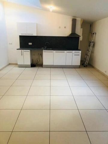 Location                                                      Appartement
                        
                     2 pièces                      44 m2                     à Saint-Quentin