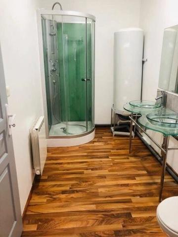Location                                                      Appartement
                        
                     2 pièces                      44 m2                     à Saint-Quentin