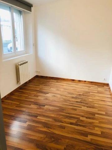 Location                                                      Appartement
                        
                     2 pièces                      44 m2                     à Saint-Quentin