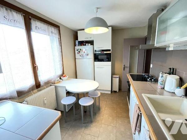 A vendre - Manosque (04) - Alpes de Haute Provence : Spacieux et lumineux appartement de type 4...