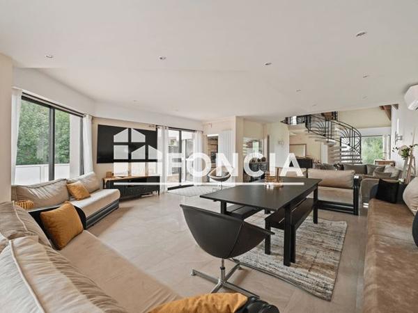 À vendre Maison 14 pièces 450 m² - Vaujours 93410