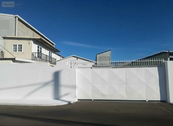 Local industriel à vendre à Saint-Louis à la Réunion (97450), ref : 97424/260