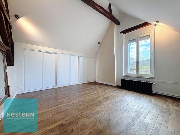 Maison familiale avec gîte sur 13 000 m² à Bléré