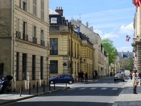 Paris 7ème – À VENDRE – Superbe 6 Pièces de 168 m² à réinventer