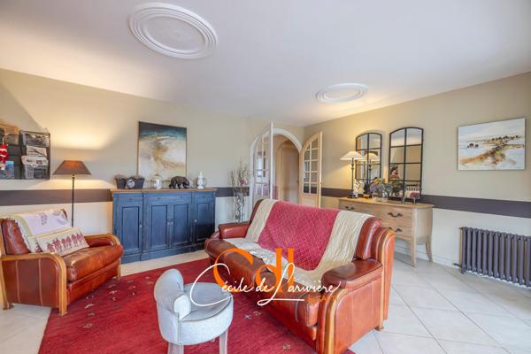 Belle maison familiale lumineuse, au calme et proche du centre. Nouveauté !