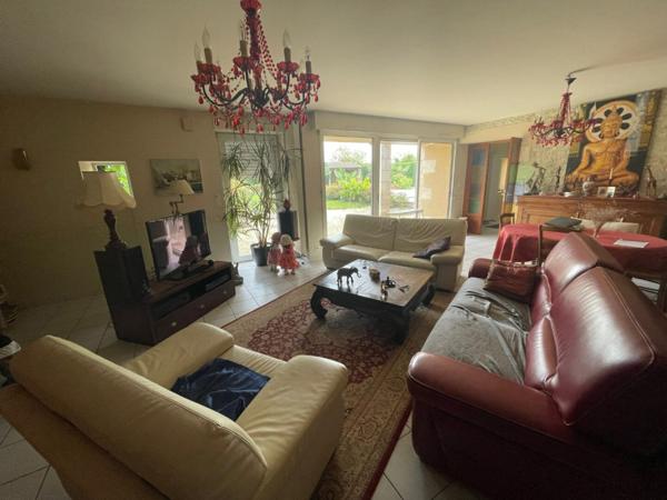 Maison  7 pièce(s)  4 chambre(s)  158 m²