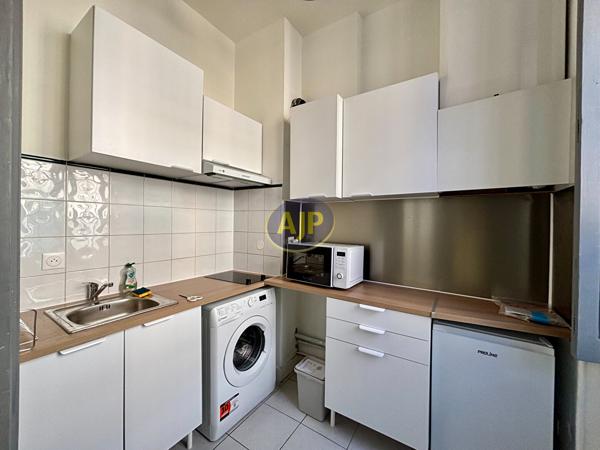 Appartement à louer Bordeaux : 1 pièces, 30m² avec 0 chambre(s) à 800€ - AJP Immobilier Bordeaux Saint-Augustin