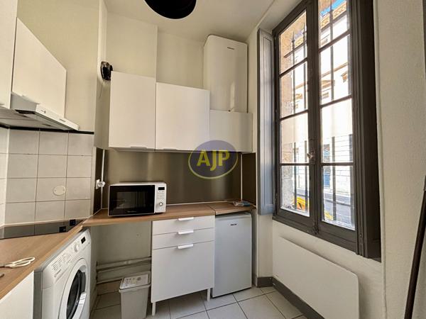 Appartement à louer Bordeaux : 1 pièces, 30m² avec 0 chambre(s) à 800€ - AJP Immobilier Bordeaux Saint-Augustin