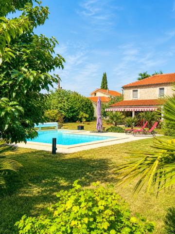 VILLENEUVE SUR LOT (47) - Une adresse confidentielle à découvrir