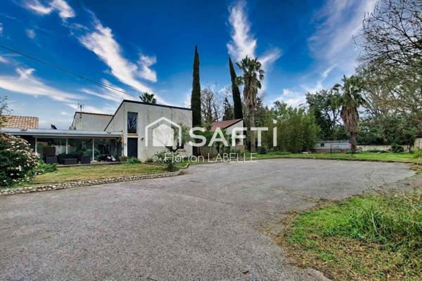 Splendide mas moderne de 320 m²