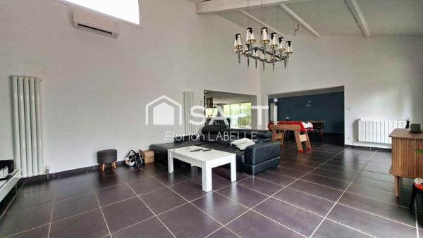 Splendide mas moderne de 320 m²