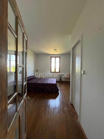 "Chat"-oyante maison d'hôtes, 10 pièces, 8 chambres, avec jardin clos, à quinze minutes de MARCIAC, MIRANDE ET VIC-FEZENSAC (32)