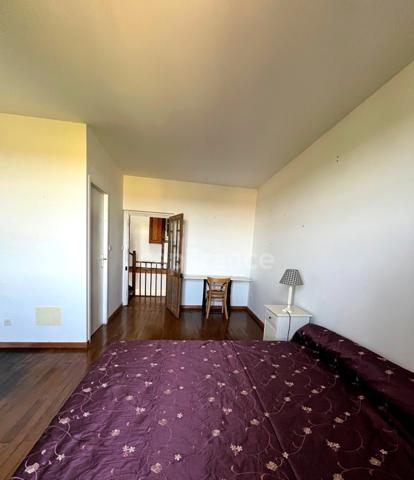 "Chat"-oyante maison d'hôtes, 10 pièces, 8 chambres, avec jardin clos, à quinze minutes de MARCIAC, MIRANDE ET VIC-FEZENSAC (32)