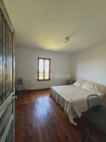 "Chat"-oyante maison d'hôtes, 10 pièces, 8 chambres, avec jardin clos, à quinze minutes de MARCIAC, MIRANDE ET VIC-FEZENSAC (32)