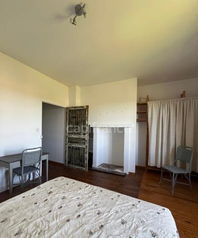 "Chat"-oyante maison d'hôtes, 10 pièces, 8 chambres, avec jardin clos, à quinze minutes de MARCIAC, MIRANDE ET VIC-FEZENSAC (32)
