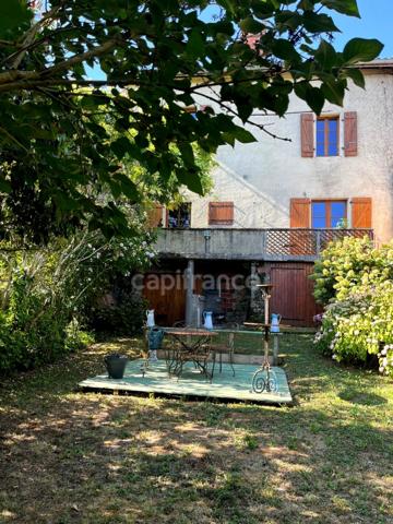 "Chat"-oyante maison d'hôtes, 10 pièces, 8 chambres, avec jardin clos, à quinze minutes de MARCIAC, MIRANDE ET VIC-FEZENSAC (32)