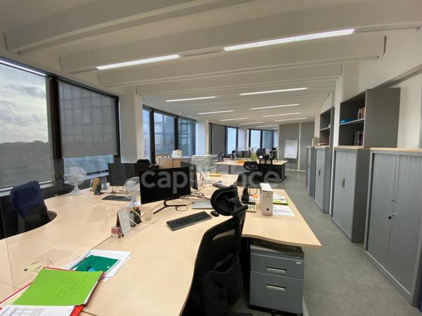 Local/bureau à vendre TOURCOING (59) BUREAU 315 m2 au 6éme étage de la Tour Mercure